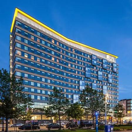 Aloft By Marriott Boston Seaport District-2